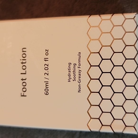 Empow(her) Beauty Foot Lotion - Picture 3 of 3